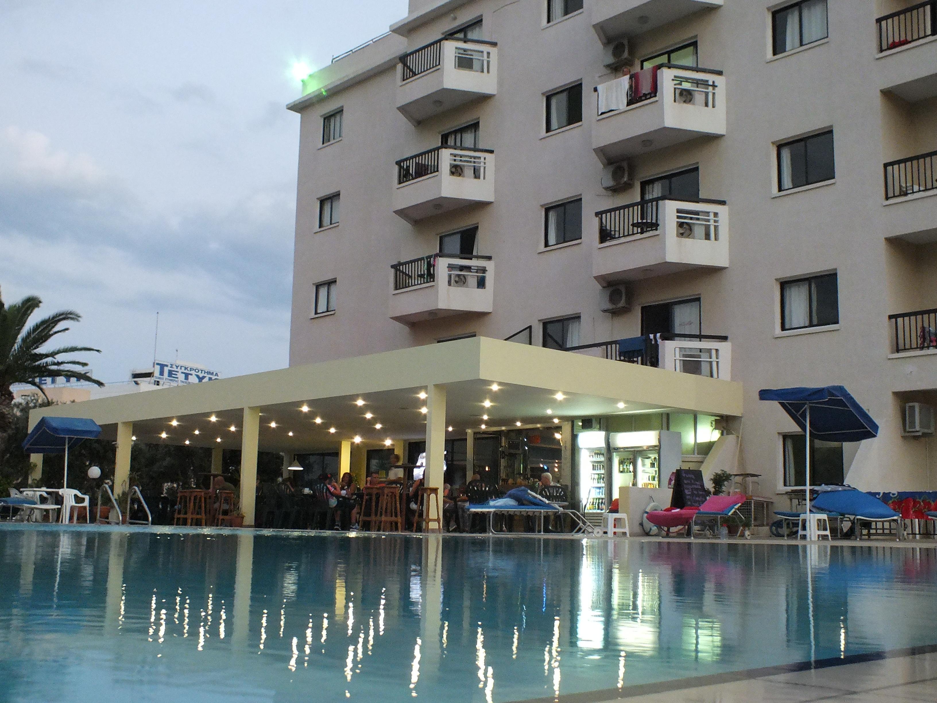 Livas Hotel Apartments Pernera Ngoại thất bức ảnh