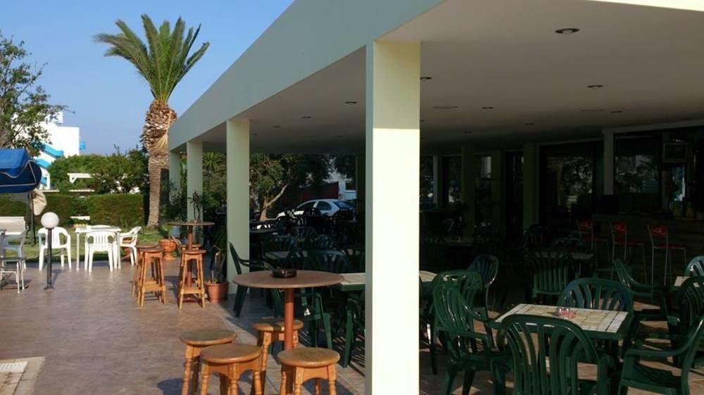 Livas Hotel Apartments Pernera Ngoại thất bức ảnh