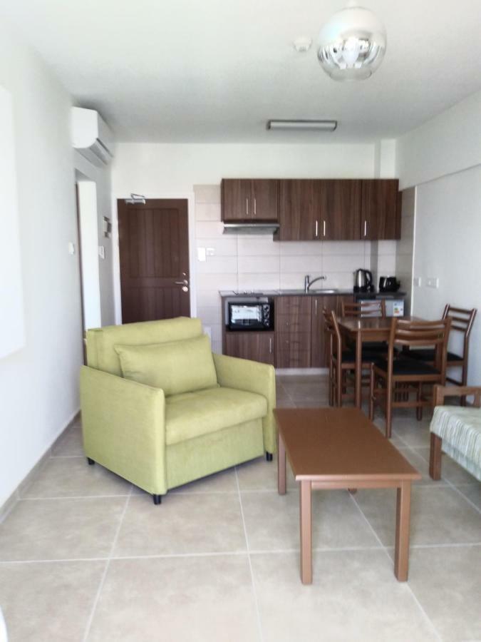 Livas Hotel Apartments Pernera Ngoại thất bức ảnh