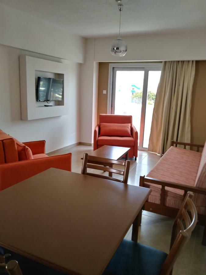 Livas Hotel Apartments Pernera Ngoại thất bức ảnh