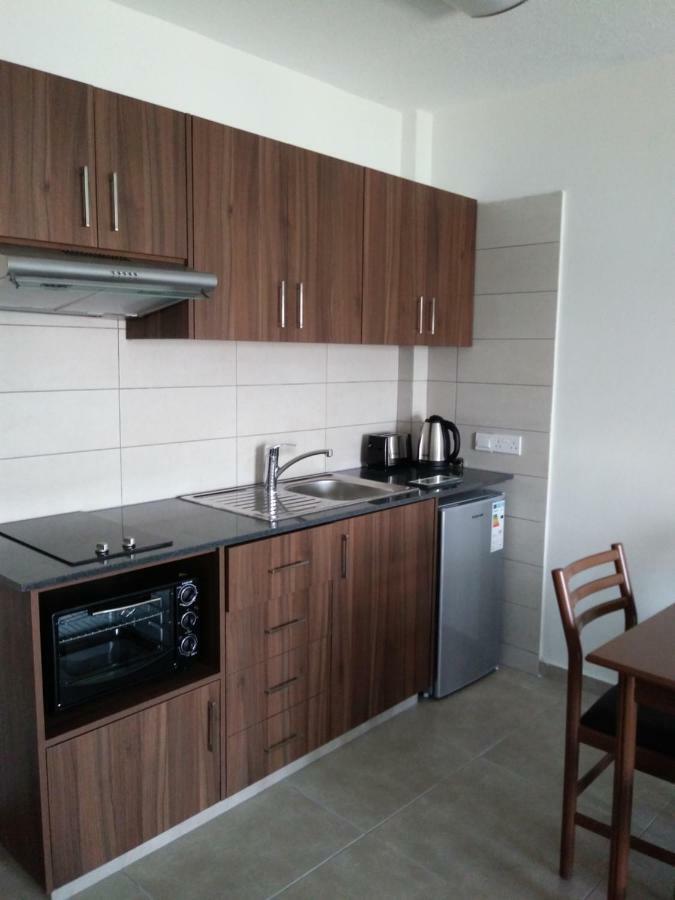 Livas Hotel Apartments Pernera Ngoại thất bức ảnh